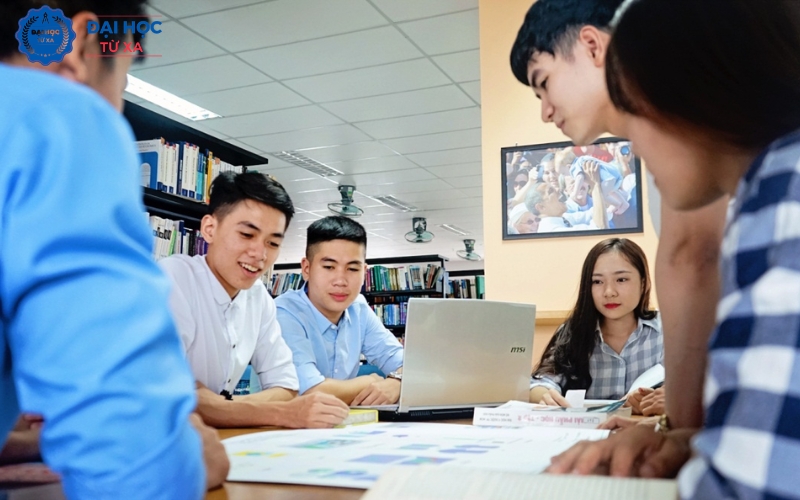 Bằng Đại học Luật Kinh tế từ xa có giá trị không?