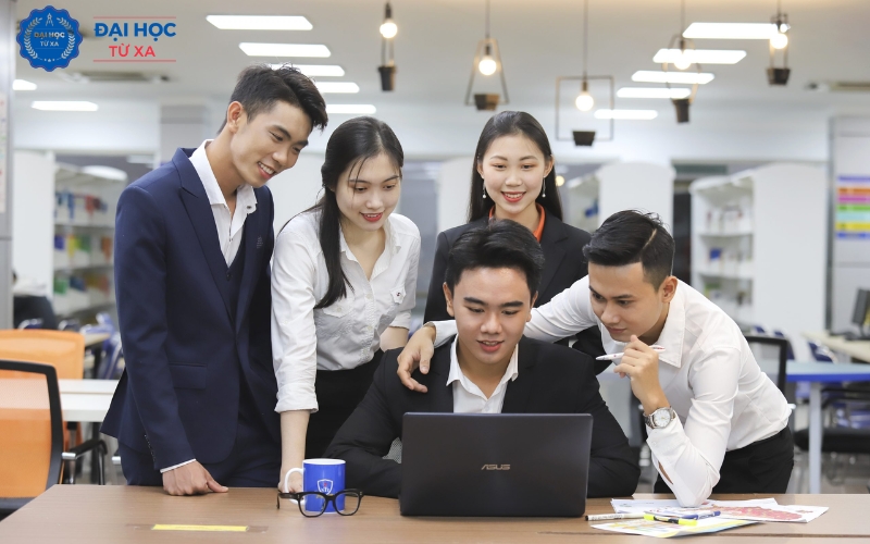 Điều kiện đăng ký Liên thông Đại học Luật Kinh tế từ xa